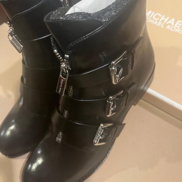 Michael Kors Brand New (NIB) Womans Leath Ankle Biker Boots Buckls&Straps Sz 7&8 - Picture 1 of 9